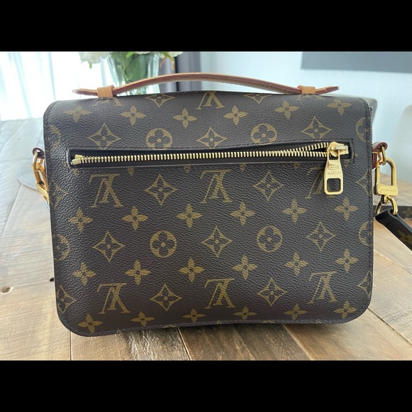 Louis Vuitton Pochette Métis handbag - Picture 2 of 10